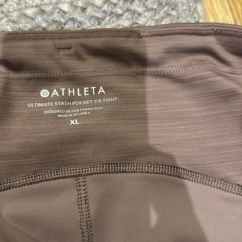 Athleta Ultimate Stash Pocket 7/8 Tight
